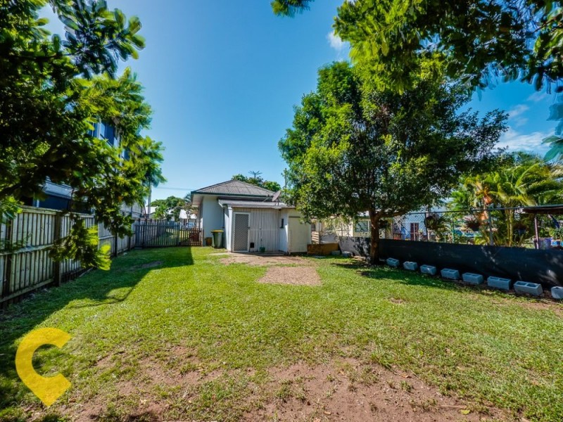17 Donald Street, Woody Point QLD 4019