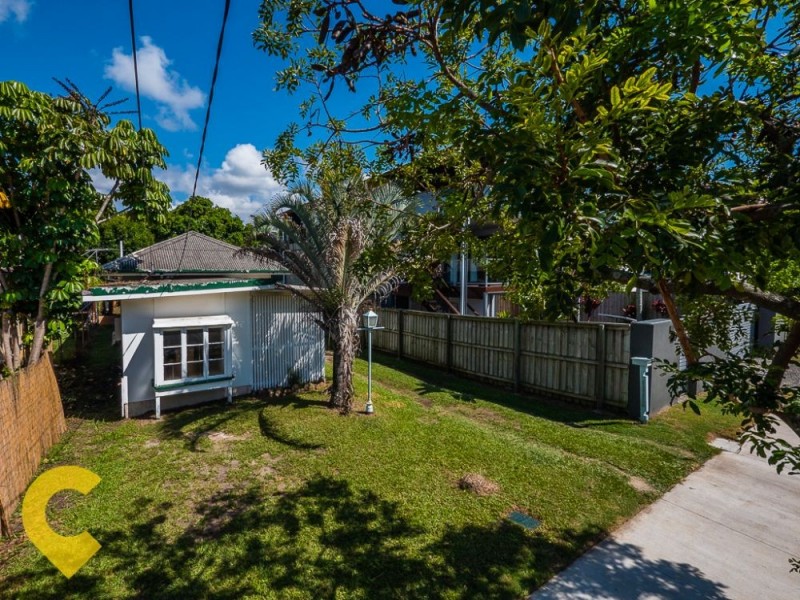 17 Donald Street, Woody Point QLD 4019
