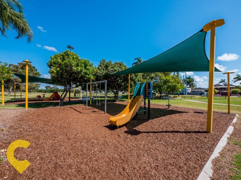17 Donald Street, Woody Point QLD 4019