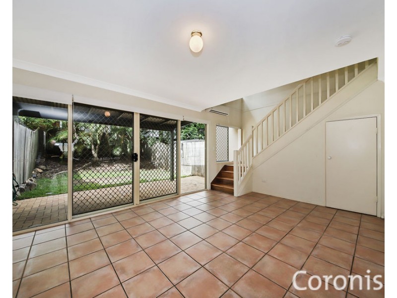 2/10 Crawford Avenue, Stafford QLD 4053