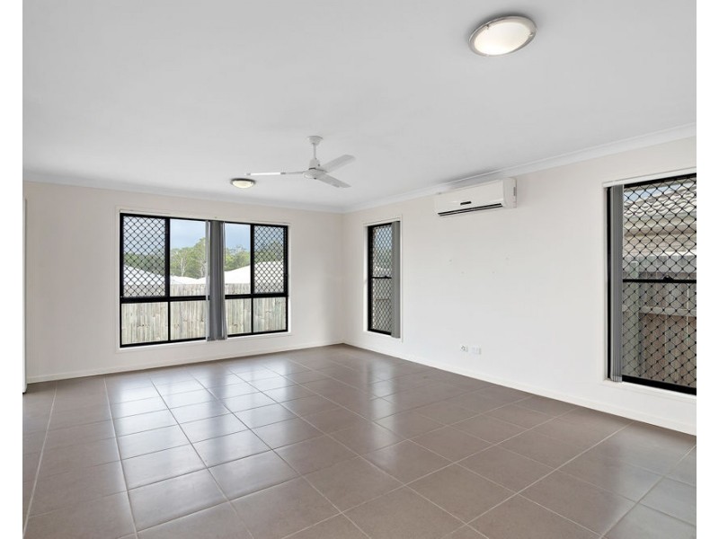 26 Duporth Crescent, Dakabin QLD 4503