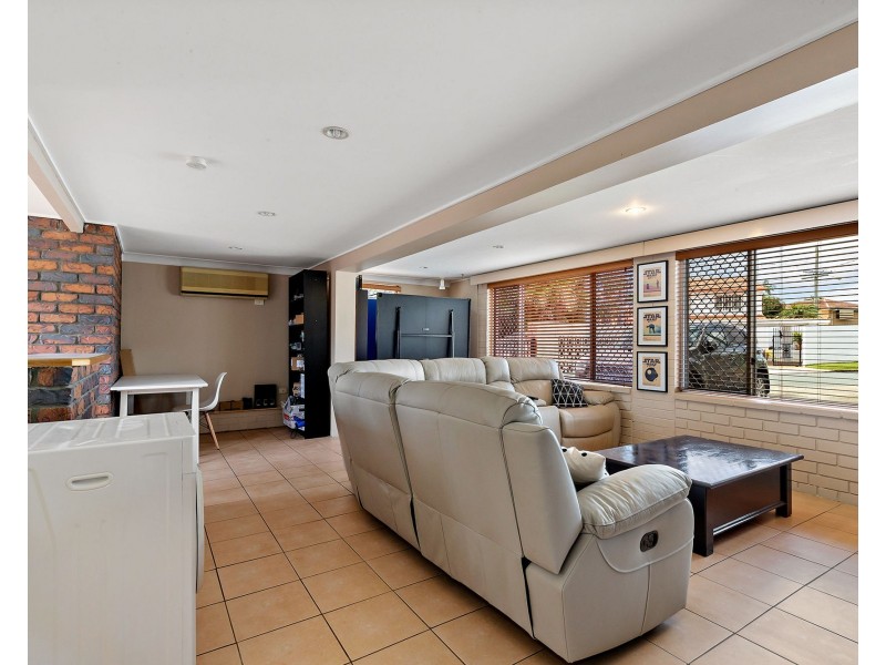 1 Arran Court, Strathpine QLD 4500