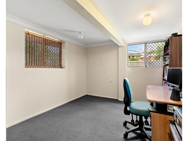 1 Arran Court, Strathpine QLD 4500