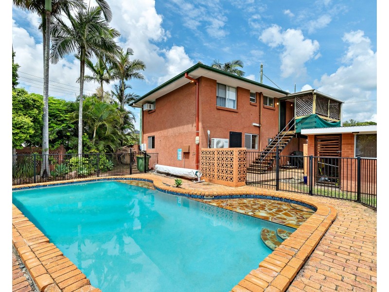 1 Arran Court, Strathpine QLD 4500