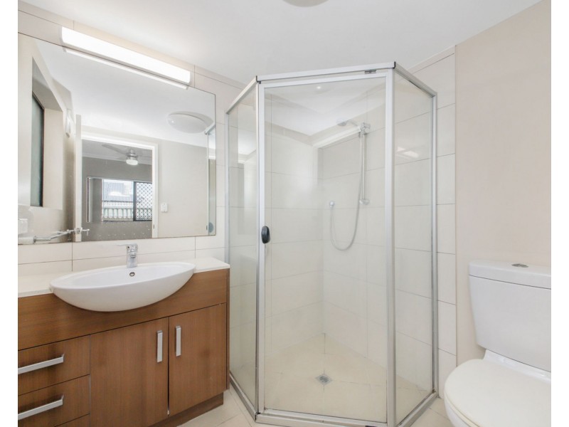 2/23 Pioneer Street, Zillmere QLD 4034