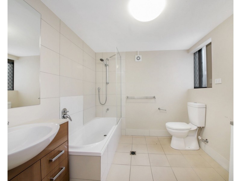 2/23 Pioneer Street, Zillmere QLD 4034