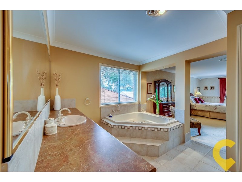 1 Palmetto Place, Bridgeman Downs QLD 4035