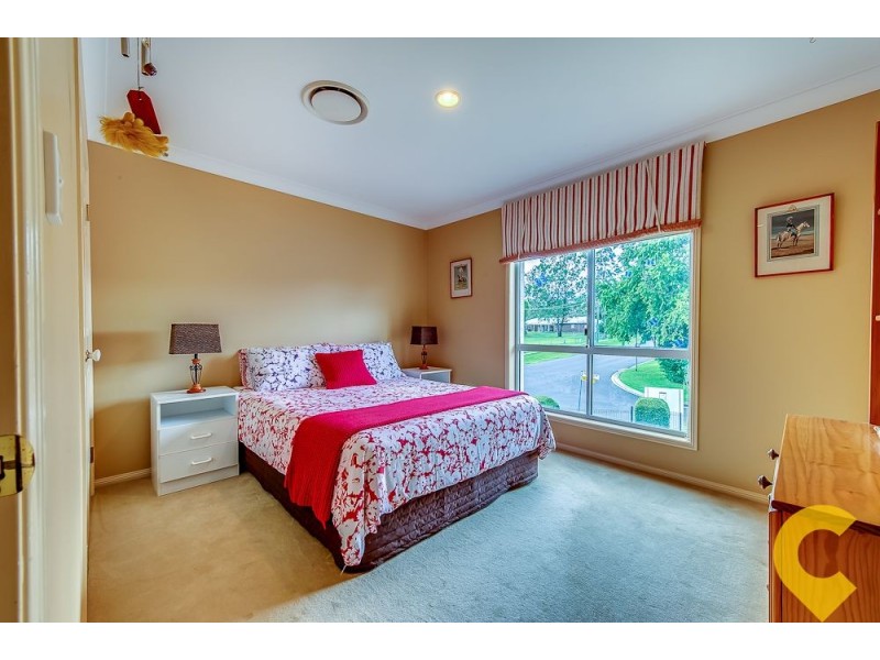 1 Palmetto Place, Bridgeman Downs QLD 4035