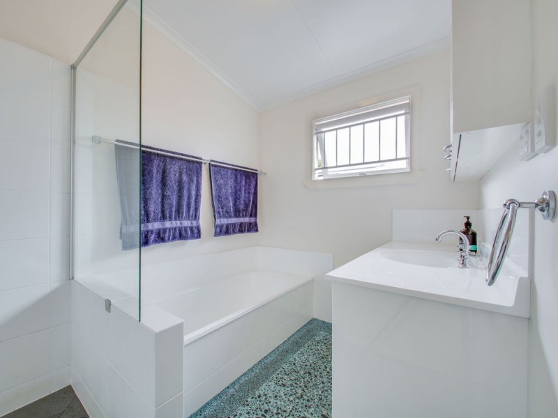 9 Lomatta Street, The Gap QLD 4061