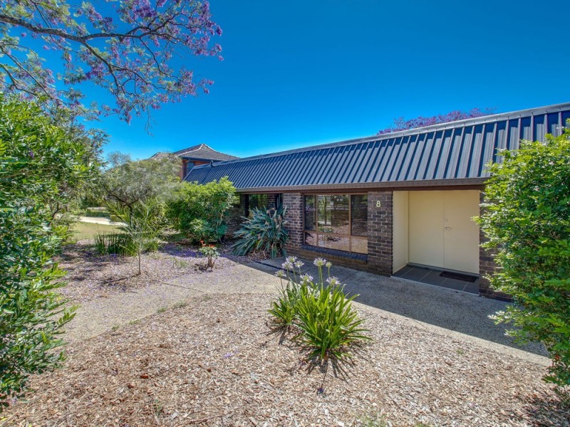 8 Dimboola Street, Bridgeman Downs QLD 4035