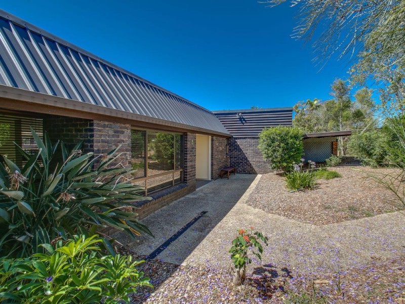 8 Dimboola Street, Bridgeman Downs QLD 4035