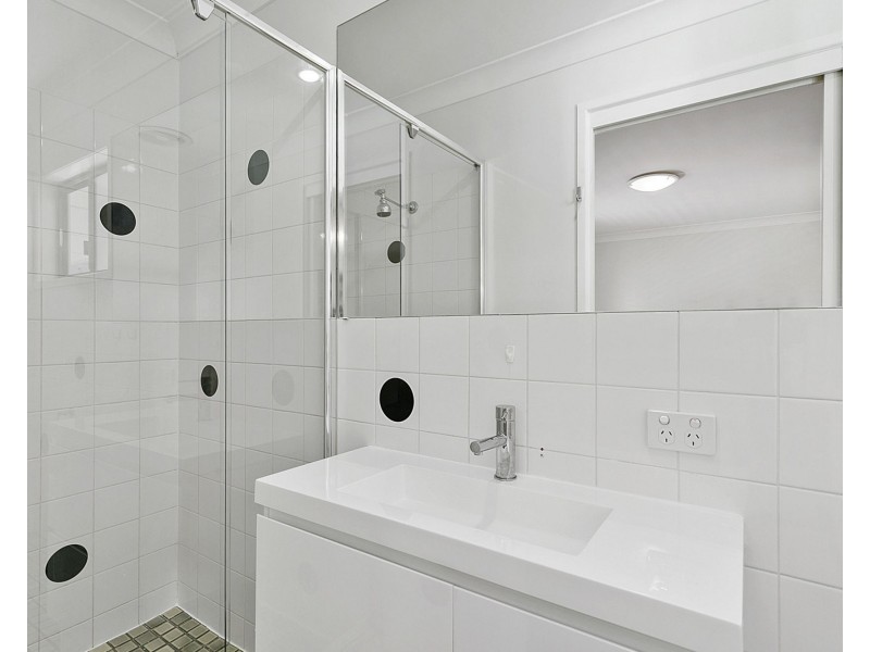 27 McCallum Street, Carseldine QLD 4034