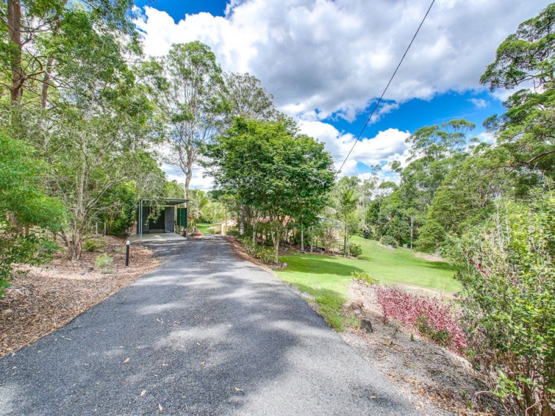 3 Manchester Court, Eatons Hill QLD 4037