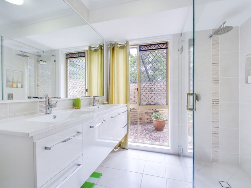 3 Manchester Court, Eatons Hill QLD 4037