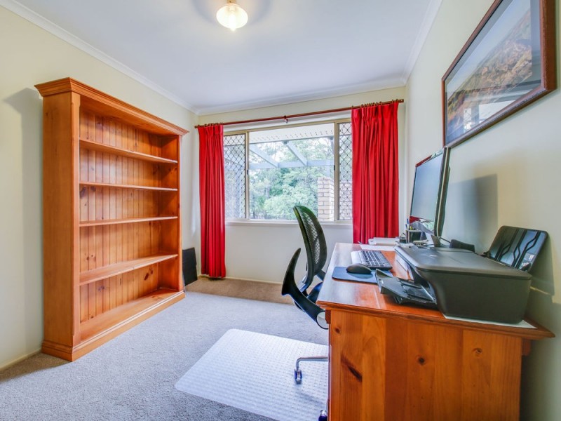 3 Manchester Court, Eatons Hill QLD 4037