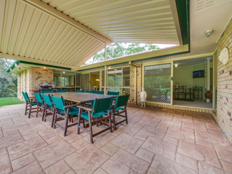 3 Manchester Court, Eatons Hill QLD 4037