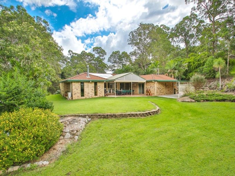 3 Manchester Court, Eatons Hill QLD 4037