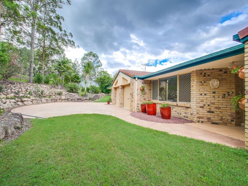 3 Manchester Court, Eatons Hill QLD 4037