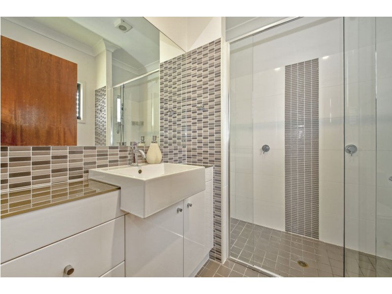 39 Curwen Terrace, Chermside QLD 4032