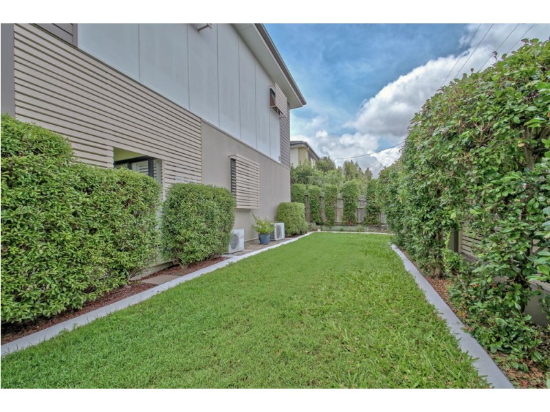 39 Curwen Terrace, Chermside QLD 4032