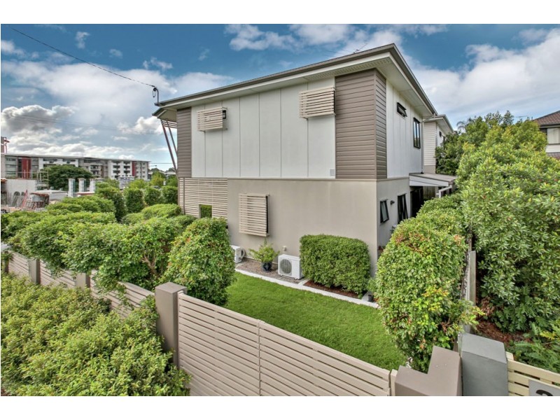 39 Curwen Terrace, Chermside QLD 4032