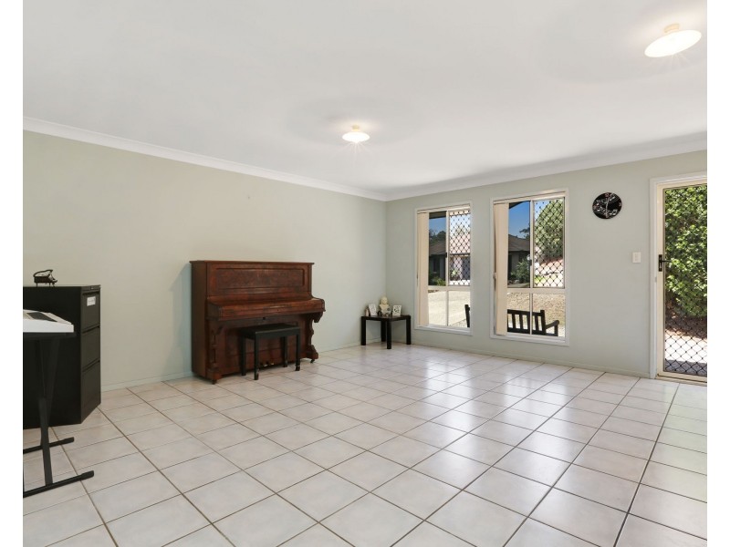 4 Leanne Close, Mcdowall QLD 4053