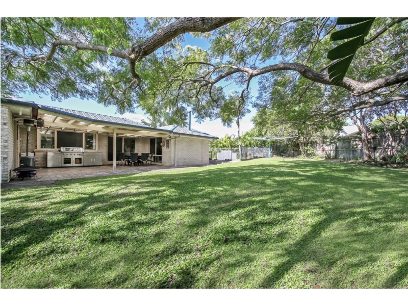 20 Myrtle Crescent, Bridgeman Downs QLD 4035