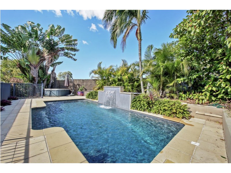 20 Myrtle Crescent, Bridgeman Downs QLD 4035