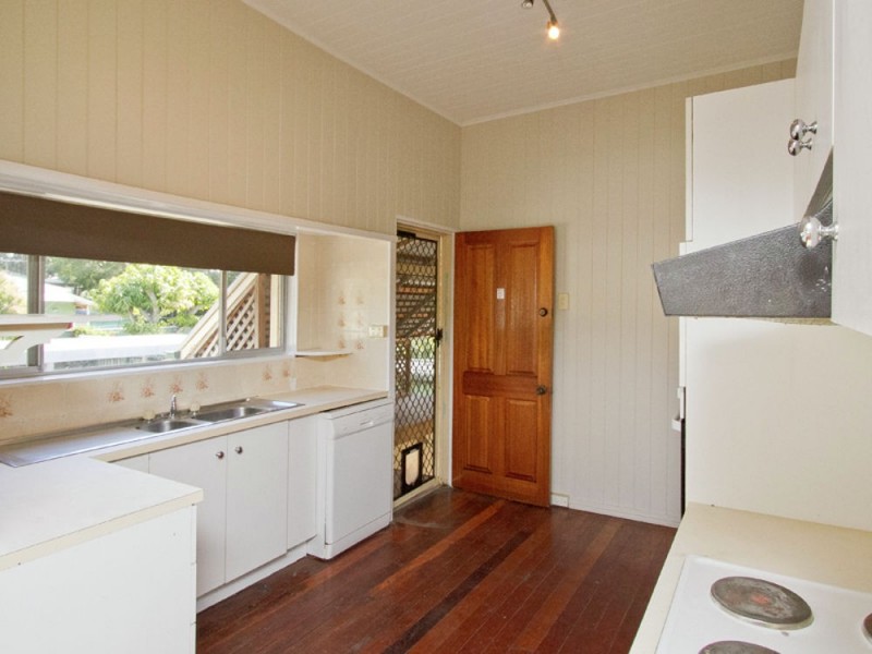 226 Brighton Road, Sandgate QLD 4017