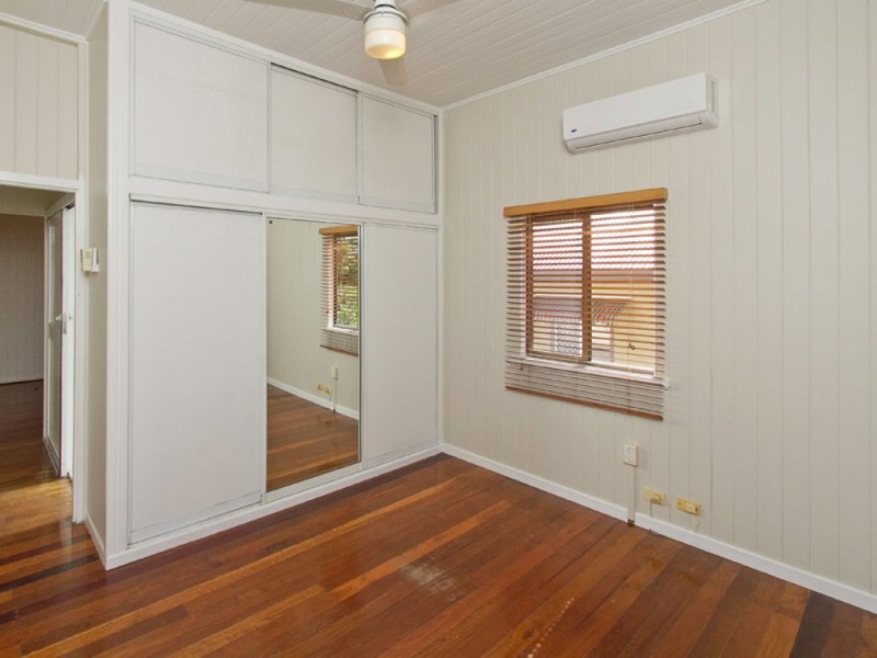 226 Brighton Road, Sandgate QLD 4017