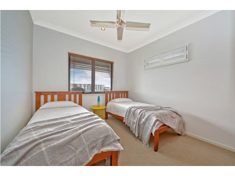 39 Curwen Terrace, Chermside QLD 4032