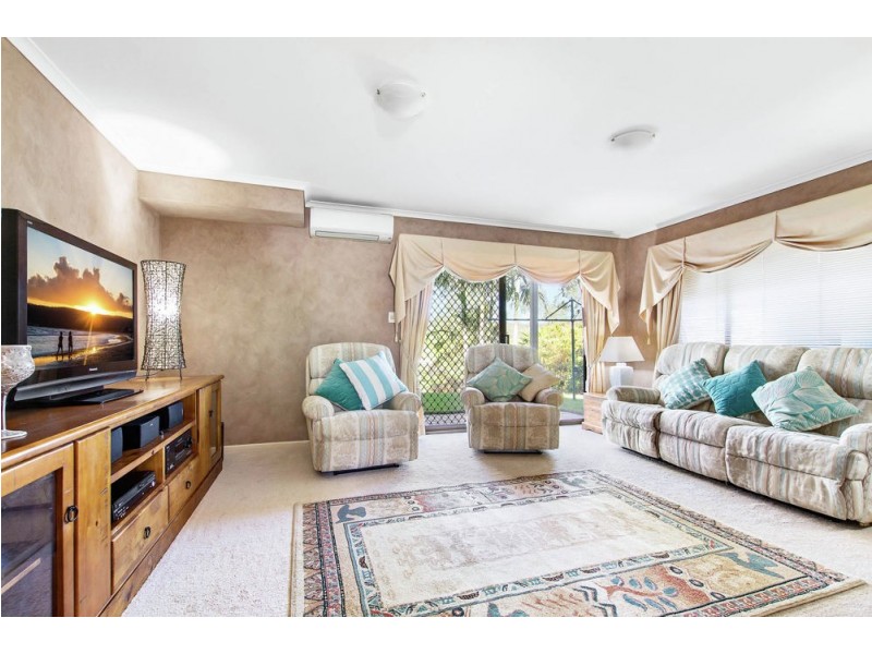 19 Edwards Drive, Albany Creek QLD 4035