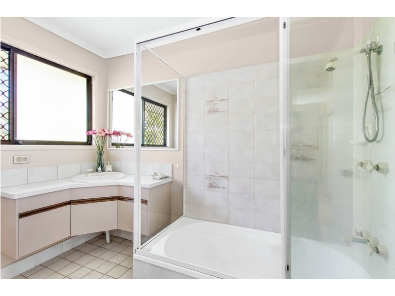 19 Edwards Drive, Albany Creek QLD 4035