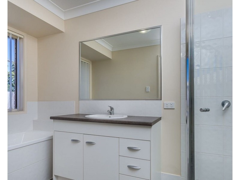 10 HIGHSIDE COURT, Morayfield QLD 4506