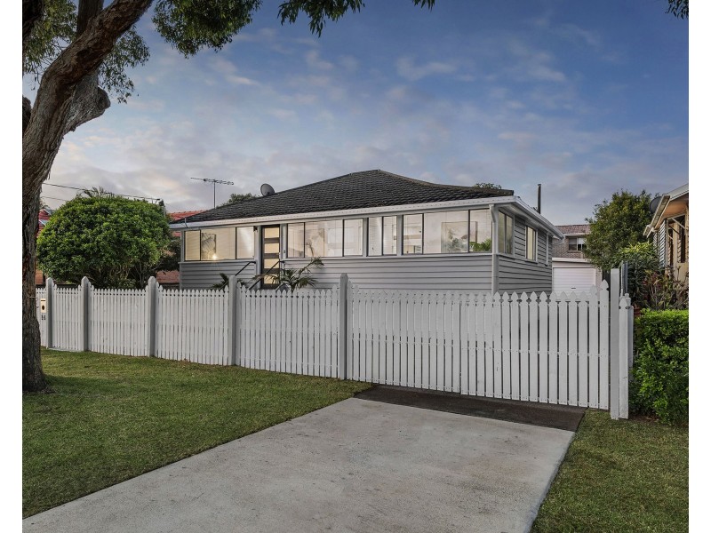 14 Roland Street, Clontarf QLD 4019