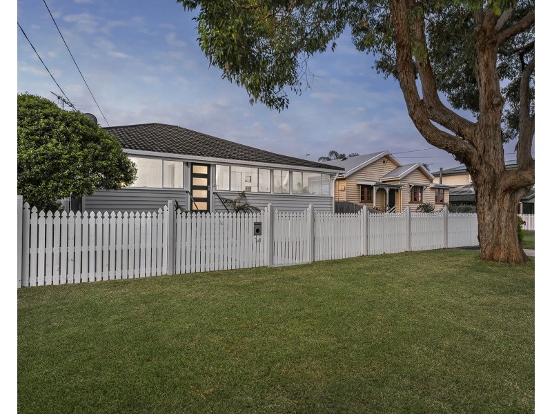 14 Roland Street, Clontarf QLD 4019