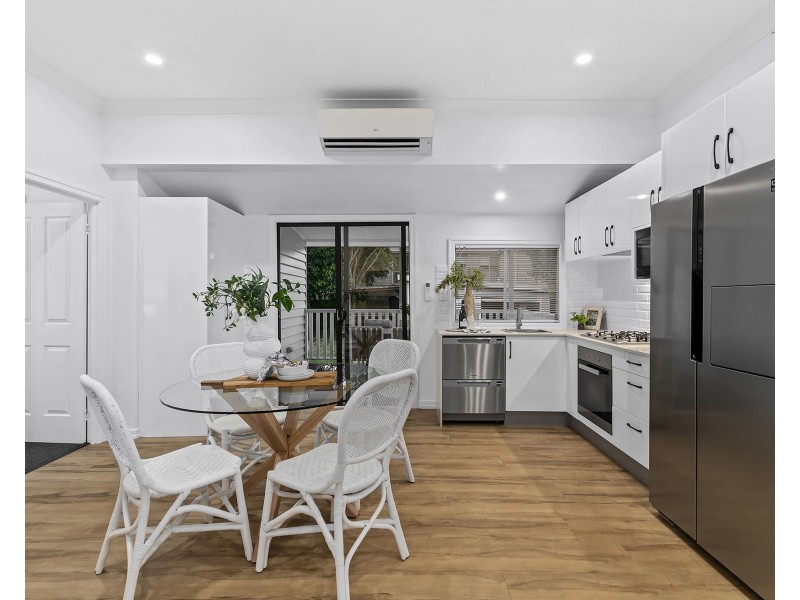 14 Roland Street, Clontarf QLD 4019