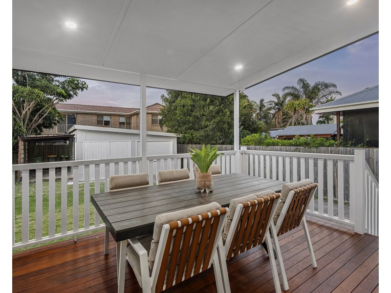 14 Roland Street, Clontarf QLD 4019