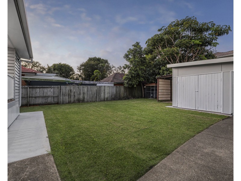 14 Roland Street, Clontarf QLD 4019