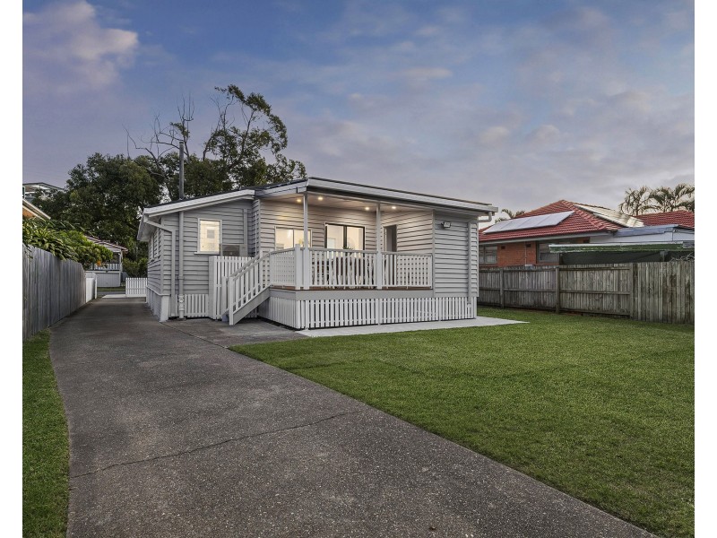 14 Roland Street, Clontarf QLD 4019
