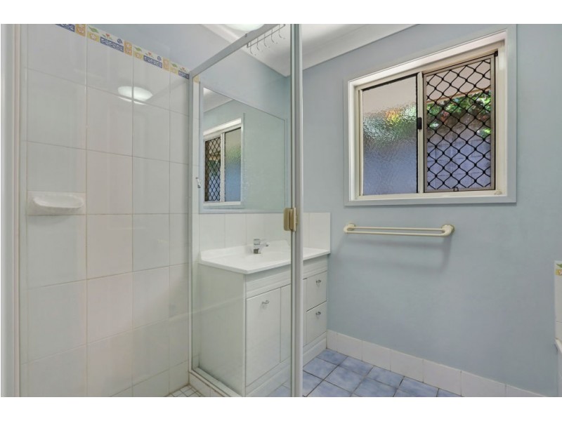 4 Leanne Close, Mcdowall QLD 4053