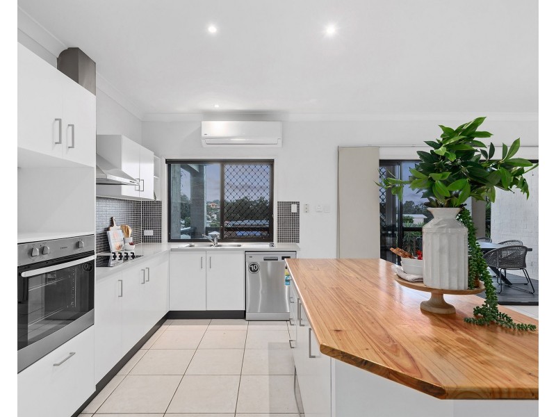 3 Valencia Court, Eatons Hill QLD 4037