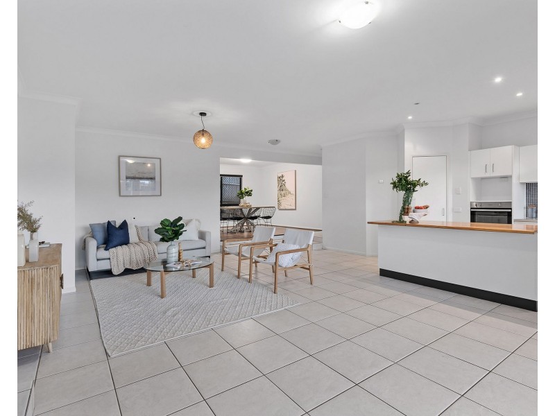 3 Valencia Court, Eatons Hill QLD 4037