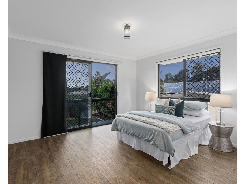 3 Valencia Court, Eatons Hill QLD 4037