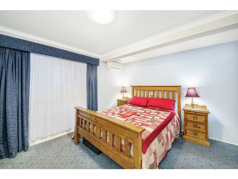 12 Olakuna Crescent, Ferny Hills QLD 4055