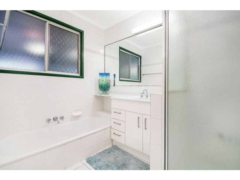 12 Olakuna Crescent, Ferny Hills QLD 4055