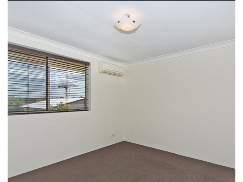 4/8 Zenith Avenue, Chermside QLD 4032