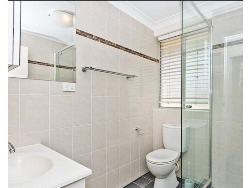 4/8 Zenith Avenue, Chermside QLD 4032