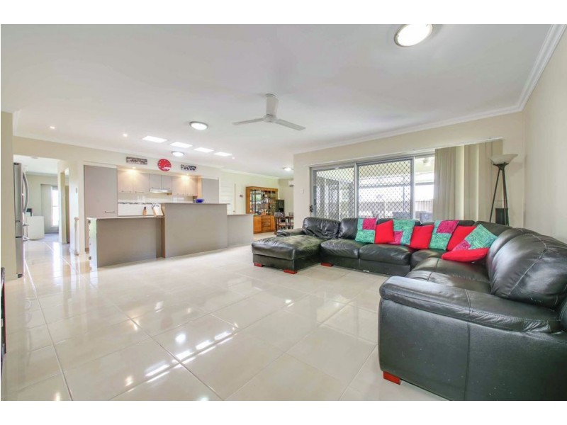 56 Swan Parade, Warner QLD 4500