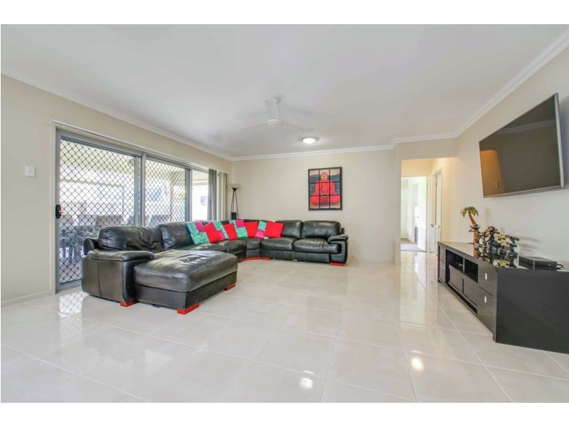56 Swan Parade, Warner QLD 4500